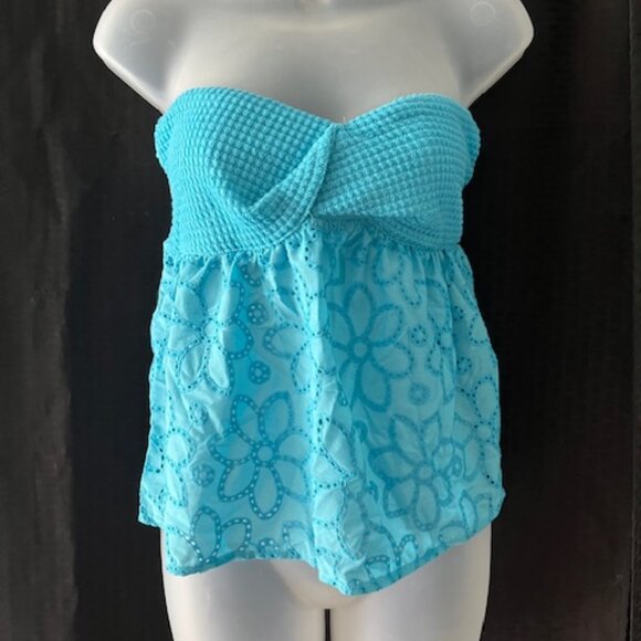 Beautiful Strapless Eyelet Top - Picture 1 of 6